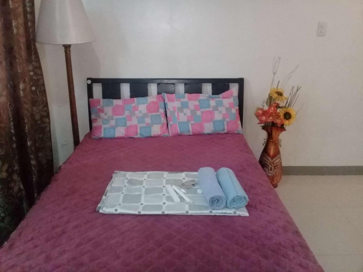 Ekonumi Rooms At Moonwalk Paranaque Paranaque City ภายนอก รูปภาพ