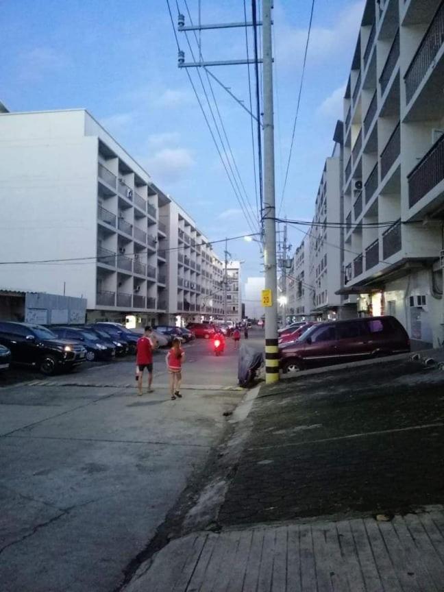 Ekonumi Rooms At Moonwalk Paranaque Paranaque City ภายนอก รูปภาพ