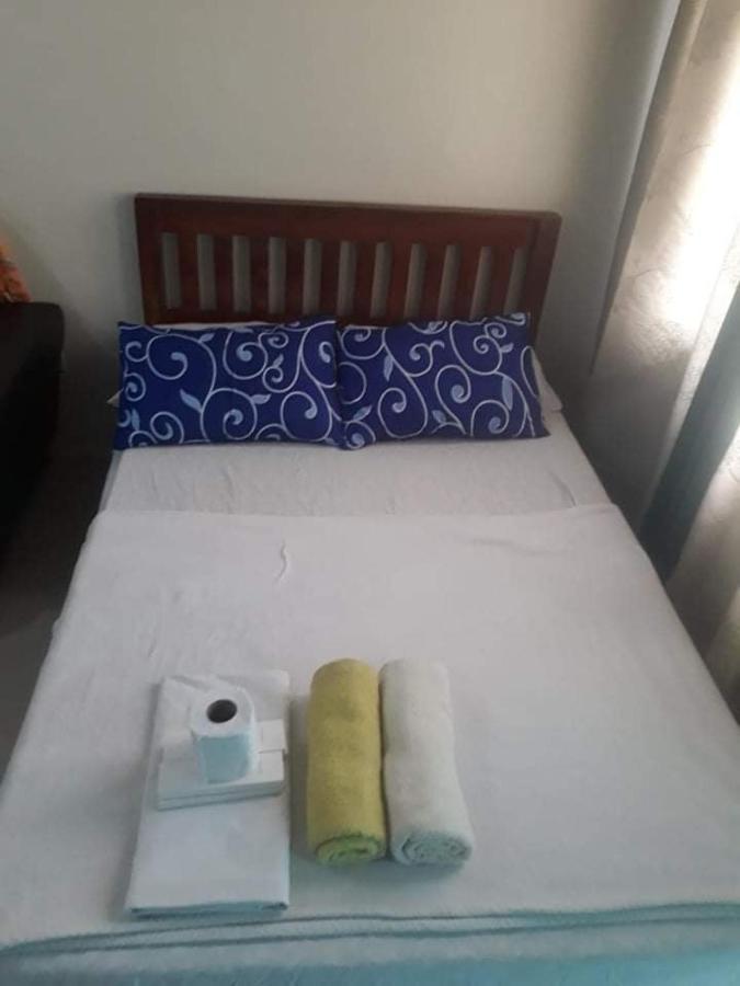 Ekonumi Rooms At Moonwalk Paranaque Paranaque City ภายนอก รูปภาพ