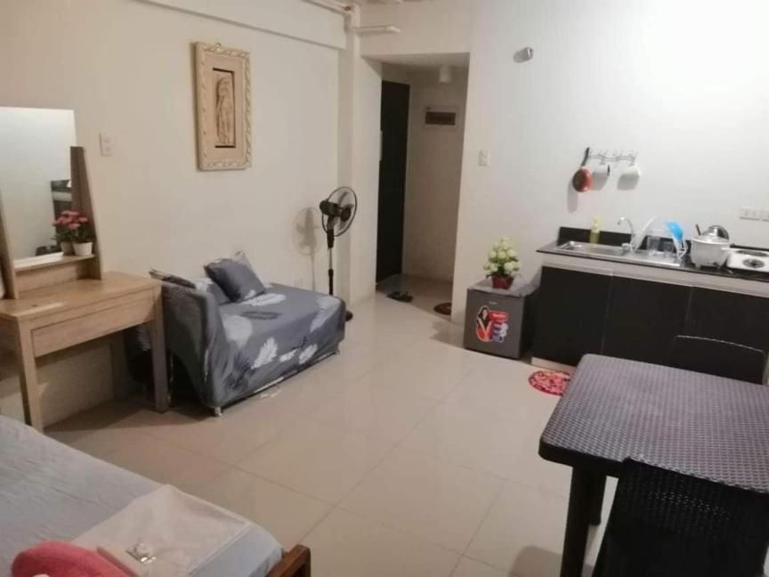 Ekonumi Rooms At Moonwalk Paranaque Paranaque City ภายนอก รูปภาพ