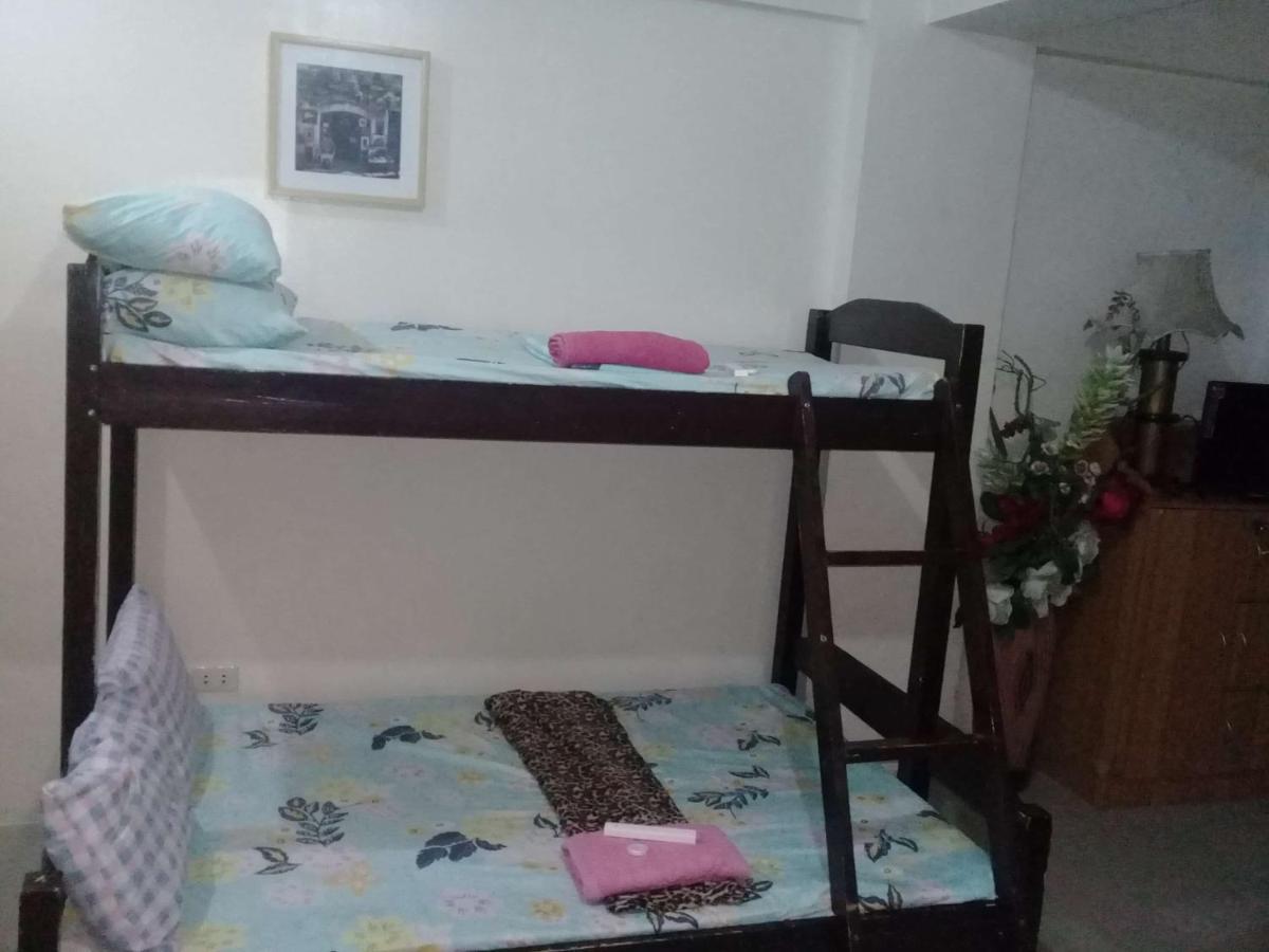 Ekonumi Rooms At Moonwalk Paranaque Paranaque City ภายนอก รูปภาพ
