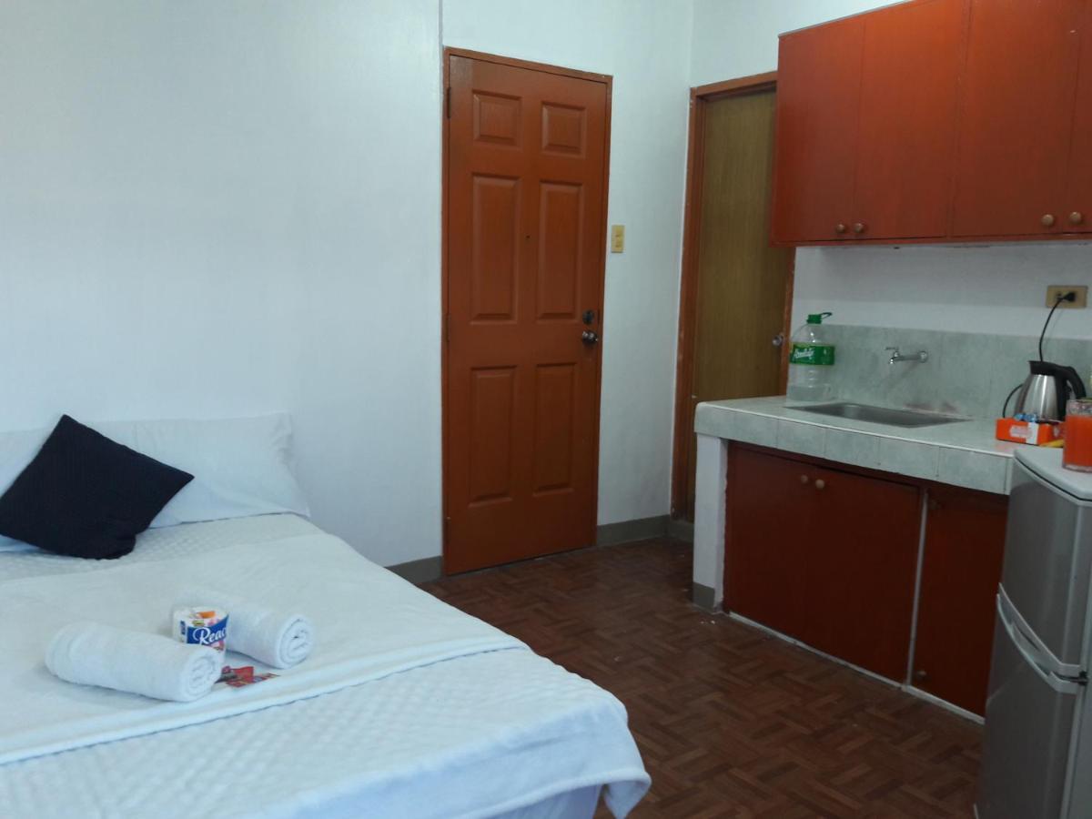 Ekonumi Rooms At Moonwalk Paranaque Paranaque City ภายนอก รูปภาพ