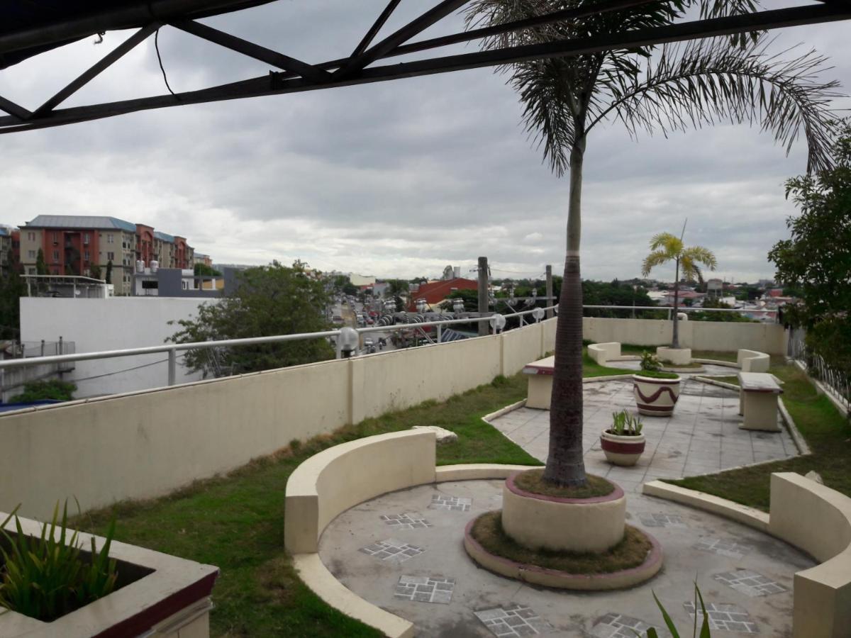 Ekonumi Rooms At Moonwalk Paranaque Paranaque City ภายนอก รูปภาพ